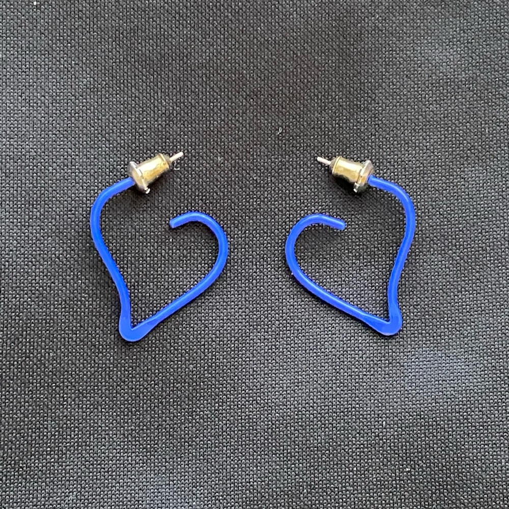 Vintage 80’s Blue heart fashion earrings